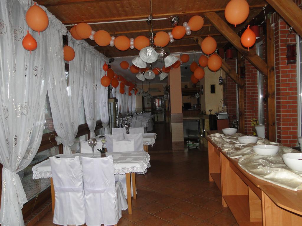 Dworek Familijny Kolobrzeg Bagian luar foto