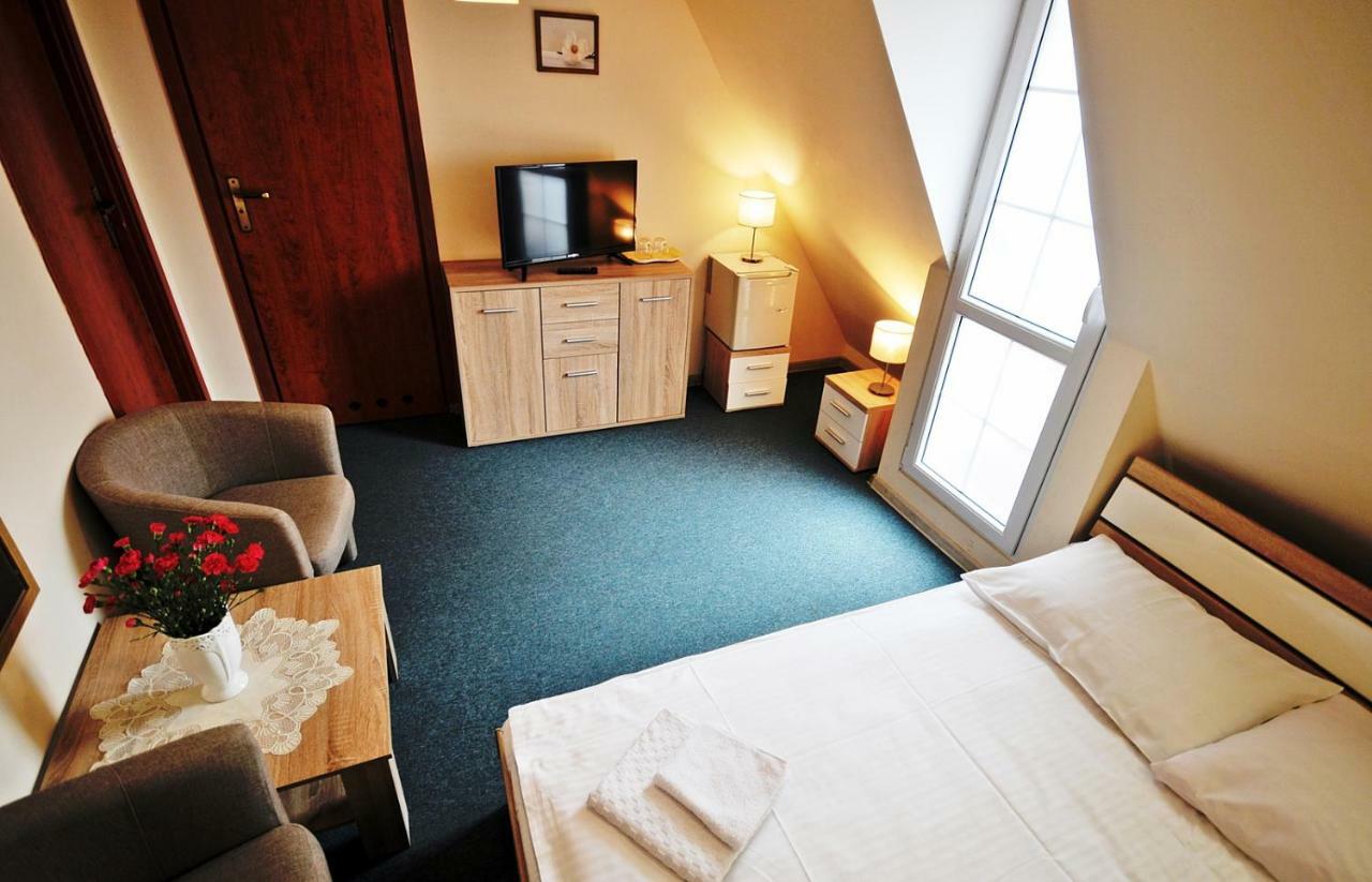 Dworek Familijny Kolobrzeg Bagian luar foto